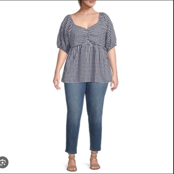 Plus Size Gingham Woven Top - Picture 6 of 8